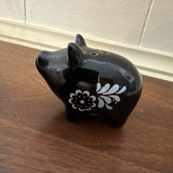 Black White Ceramic Farm Animal Salt Pepper Shakers Pig  Floral Cottagecore - Picture 6 of 9